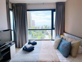 The Base Central PATTAYA HUGE 2BED King&Queen with Infinity Pool & Free Netflix